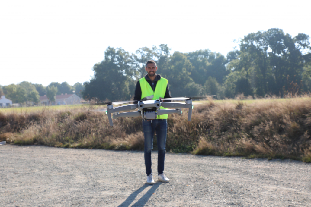 Pilotage du drone - PeupladesTV agence production audiovisuelle Nantes